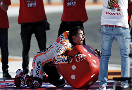 Márquez gana su cuarto Mundial en cinco años | EFE