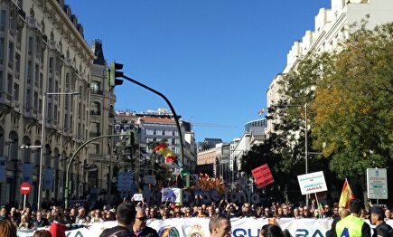 Una de las manifestaciones por la equiparación salarial |  LD