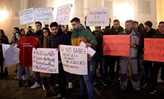 Manifestación a favor de los exjugadores de la Arandina (2018) |  EFE