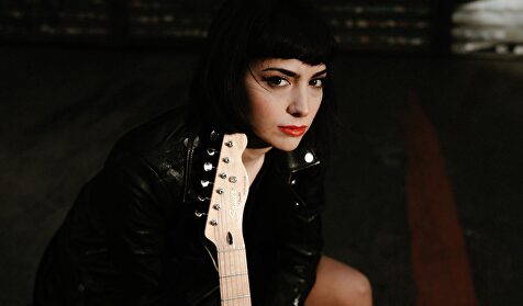 Nat Simons La Gente Esta Acojonada De Hacer Lo Que Realmente Desea Libertad Digital Cultura Often writing songs of political and social significance, nat simmons is a true artist. nat simons la gente esta acojonada de