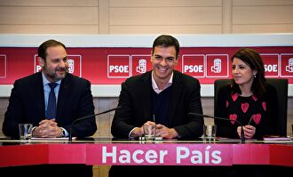 José Luis Ábalos, Pedro Sánchez y Adriana Lastra. | EFE
