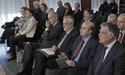 Magdalena Álvarez, Manuel Chaves, José Antonio Griñán y Gaspar Zarría, en el banquillo de los ERE | EFE