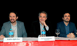 Iglesias, Zapatero e Iglesias en un acto de apoyo a Evo Morales. | EFE