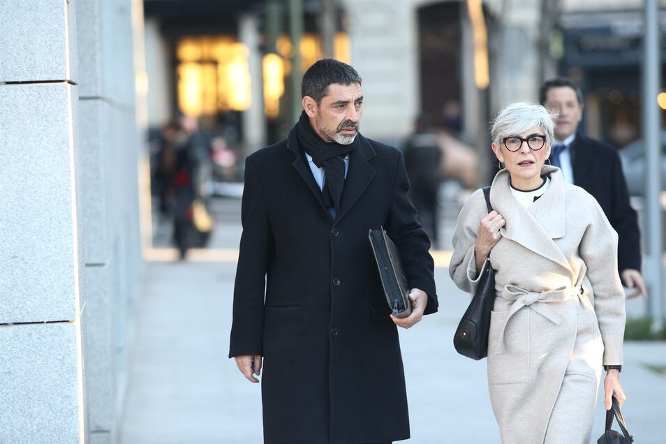También serán juzgados por rebelión y sedición el exdirector de los Mossos, el ex nº 2 de Interior catalán y una intendente del Cuerpo.