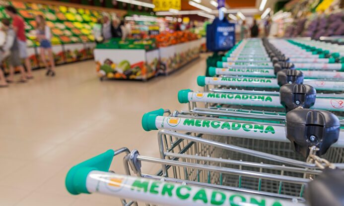 Carritos de Mercadona |  Alamy