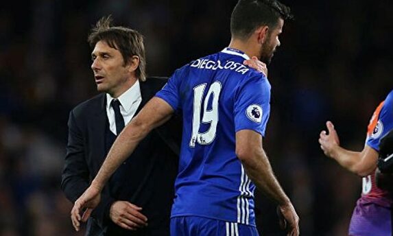 Antonio Conte y Diego Costa, durante la etapa en la que coincidieron en el Chelsea. | EFE