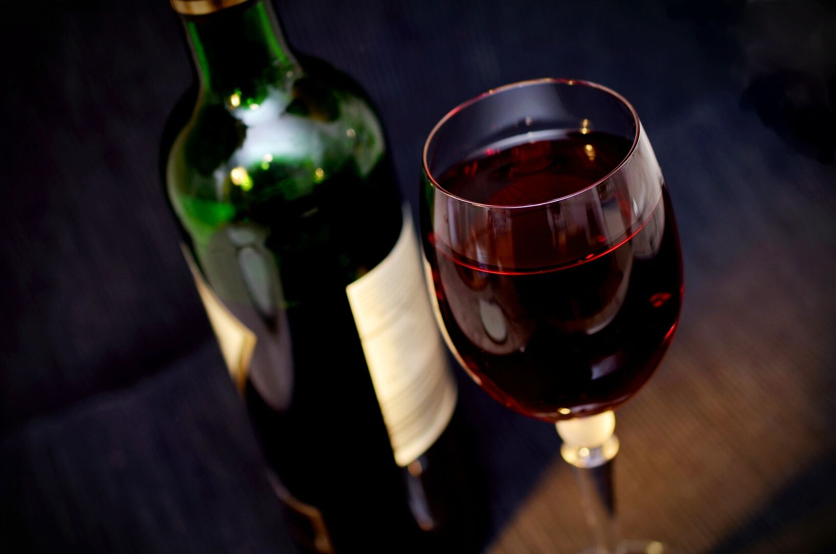 https://s.libertaddigital.com/2018/04/04/1920/1080/fit/vino-vino-tinto-vidrio-beber-el-alcohol-beneficiarse-de-copa-de-vino-rojo-vino-vino-vino-tinto-vino-tinto-vino-tinto-vino-tinto-vino-t.jpg
