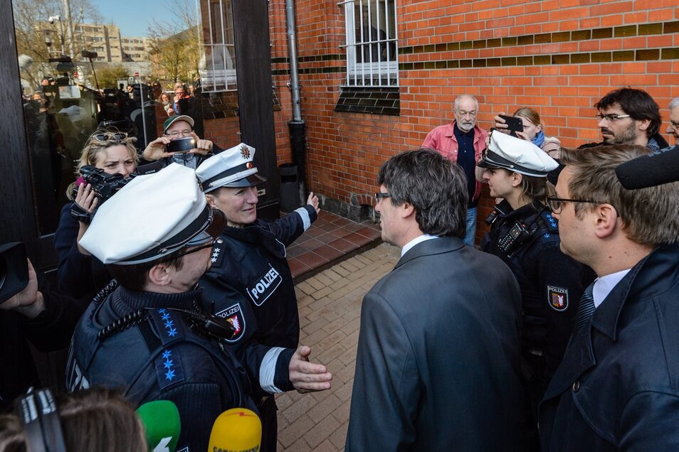 ¿Es legal dar golpes de Estado en Alemania?
