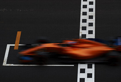 El McLaren de Alonso mejora poco a poco | EFE