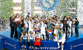 El Real Madrid celebra su tercera Champions League consecutiva. |  EFE