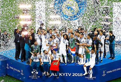 El Real Madrid celebrando su 13ª Copa de Europa | EFE