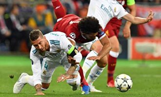 Sergio Ramos en la jugada más polémica de la final de Champions. | EFE