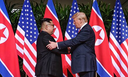 Foto del histórico encuentro entre Donald Trump y Kim Jong Un en junio de 2018. |  EFE
