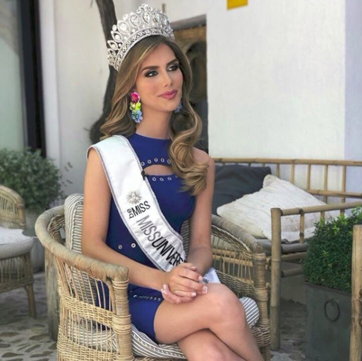 Psicosis española: un trans Miss España - Página 2 Angela-ponce1