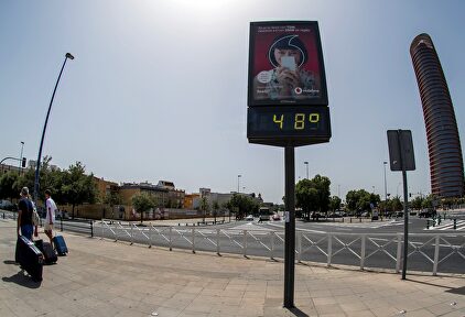 Una de las olas de calorr del pasado año en Sevilla. |  EFE