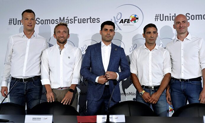 David Aganzo (c), junto a algunos de sus directivos en el sindicato AFE. | EFE/Archivo