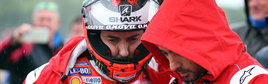 Lorenzo, como un fantasma por los circuitos