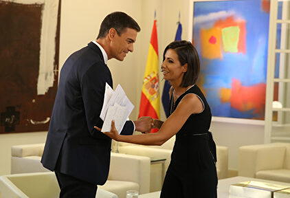 Pedro Sánchez, con Ana Pastor en la Monclea | Valentín Carrera/Moncloa