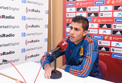 Rodrigo Hernández, durante una entrevista en esRadio. |  David Alonso