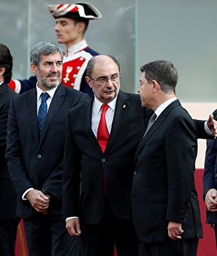 Vara, Lambán, Page y Puig en el desfile del 12-O de 2018 |  EFE