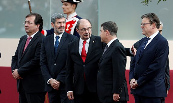 Vara, Lambán, Page y Puig en el desfile del 12-O de 2018 |  EFE