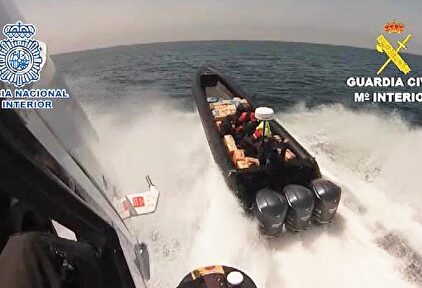 Persecución a un grupo de narcotraficantes en el Estrecho. |  Interior.gob