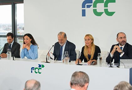Carlos Slim, Esther Koplowitz y Pablo Colio en el 'Investor Day' del grupo | Europa Press