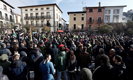 El recibimiento a Cs en Alsasua |  EFE