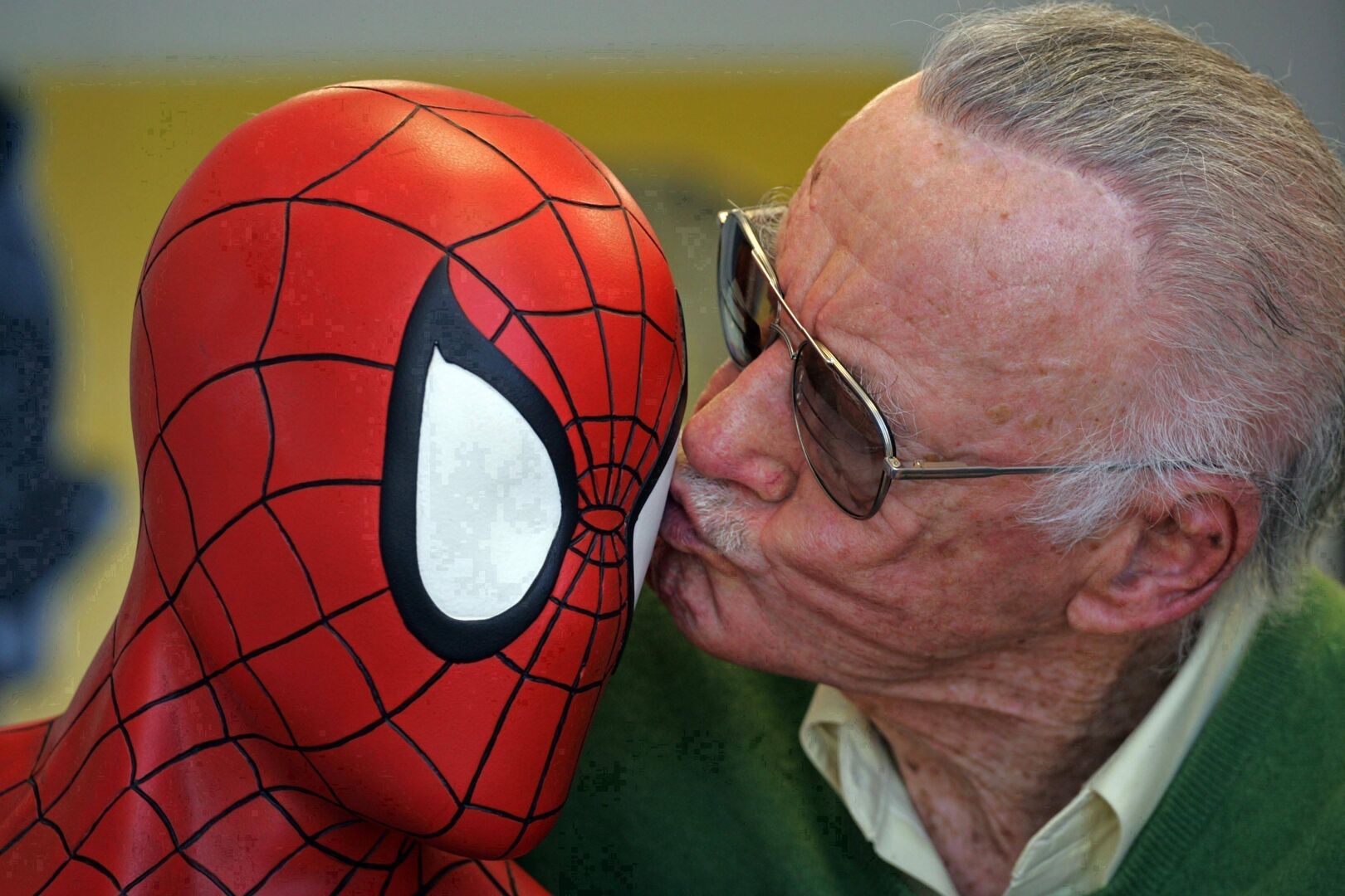 stan-lee-spiderman.jpg