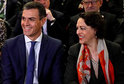 Pedro Sánchez y la exministra de Trabajo, Magdalena Valerio | EFE