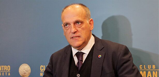 Tebas vuelve a sacar a Florentino por la polémica con el VAR | EFE