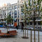 Se han instalado 143 bancos y según el Ayuntamiento de Madrid "ha terminado la anterior escasez de puntos de descanso".