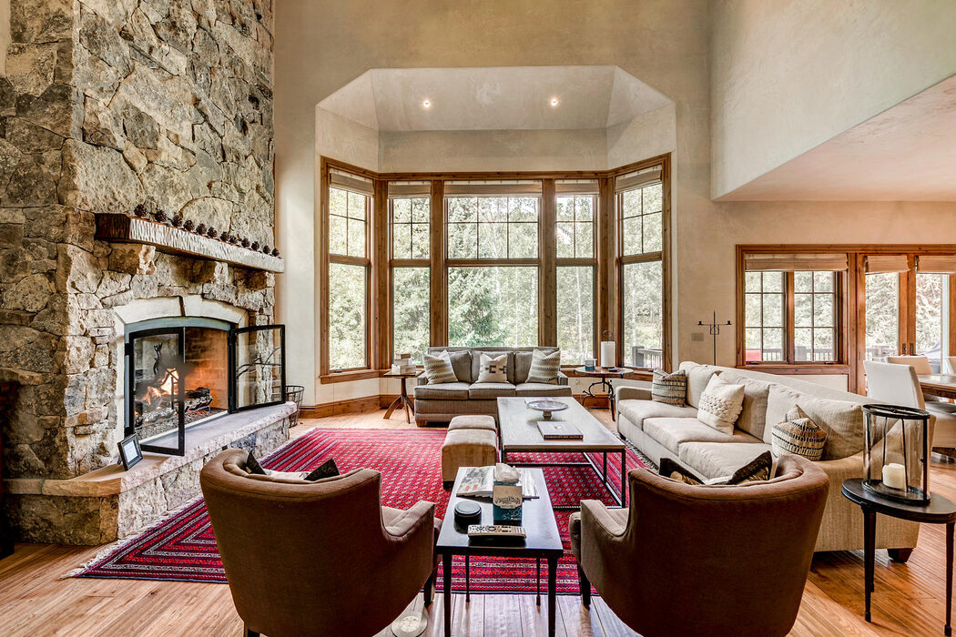 6 casas con magníficas chimeneas- Chic