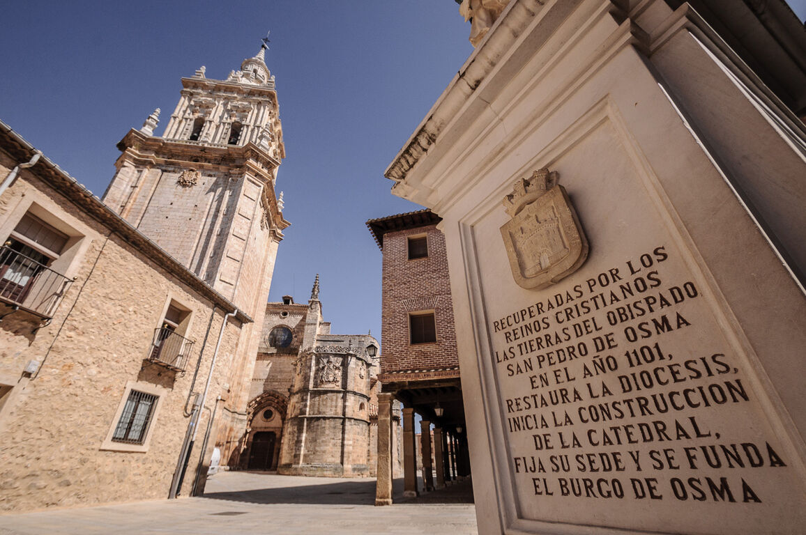 5 bonitos e históricos pueblos de Castilla y León para visitar Burgo-de-osma-pueblos-camino-del-cid-viajes-27-