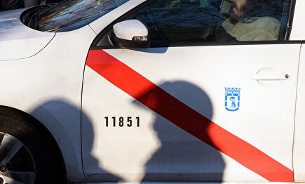 Competencia carga contra la ordenanza de Carmena y aboga por liberalizar el taxi en Madrid