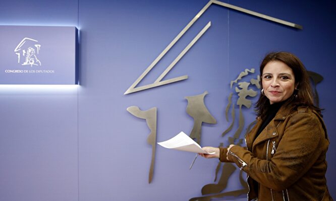 Adriana Lastra, en una imagen de archivo. |  EFE