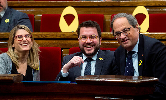 Elsa Artadi, Pere Aragonès y Quim Torra, en el Parlamento regional de Cataluña. | EFE