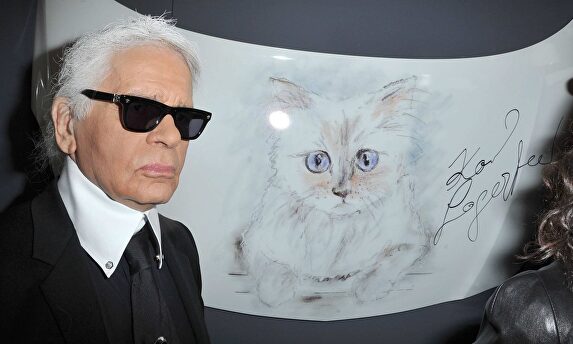 Lagerfeld y su gato Choupette |  Cordon Press