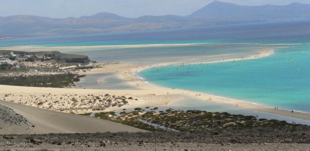 Las 11 playas más raras de España a las que todavía no se puede ir de vacaciones