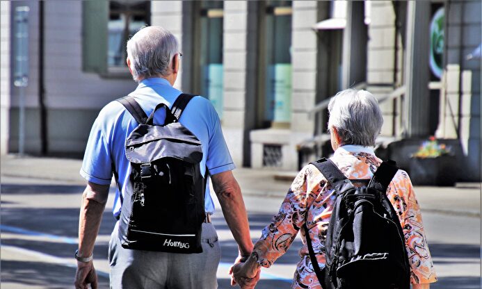 Pareja de ancianos |  Pixabay/CC/pasja1000