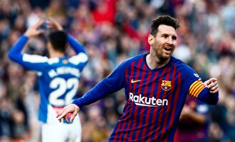 Leo Messi con el brazalete de capitán |  EFE