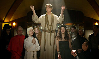David Bowie, con Marion Cotillard y Gary Oldman en el videoclip de "The Next Day" |  davidbowie.com