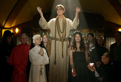 David Bowie, con Marion Cotillard y Gary Oldman en el videoclip de "The Next Day" |  davidbowie.com