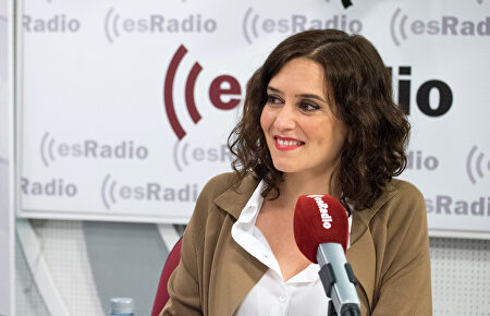 Federico entrevistra a Díaz Ayuso que responde a las advertencias del gobierno: "Esto ya es el caos"