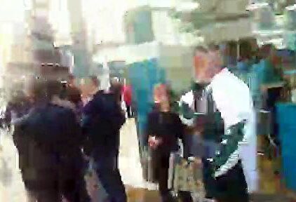 Jiménez Losantos colapsa el Corte Inglés de Valencia en la firma de 'Memoria del Comunismo'
