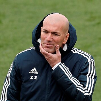 Zidane en un entrenamiento con el Real Madrid. |  EFE