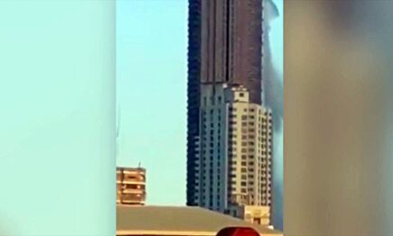 Un terremoto hace tambalear un rascacielos y resquebraja la piscina de su azotea