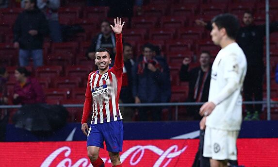 Correa, entre Milan y Atlético. |  EFE