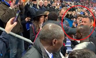 El momento en que Neymar propiciaba el puñetazo. |  Captura