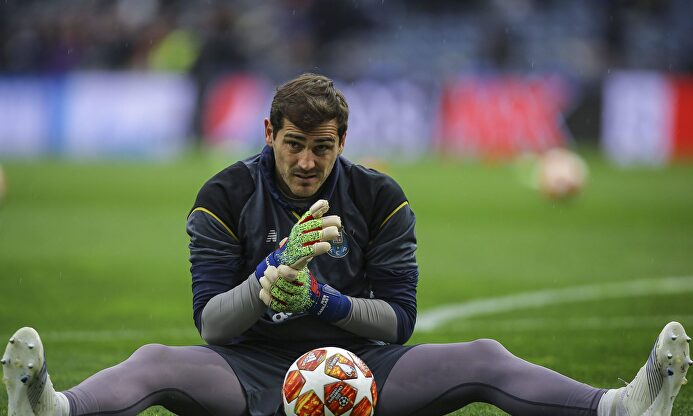 Iker Casillas, en un entrenamiento con el Oporto. |  Cordon Press/Archivo